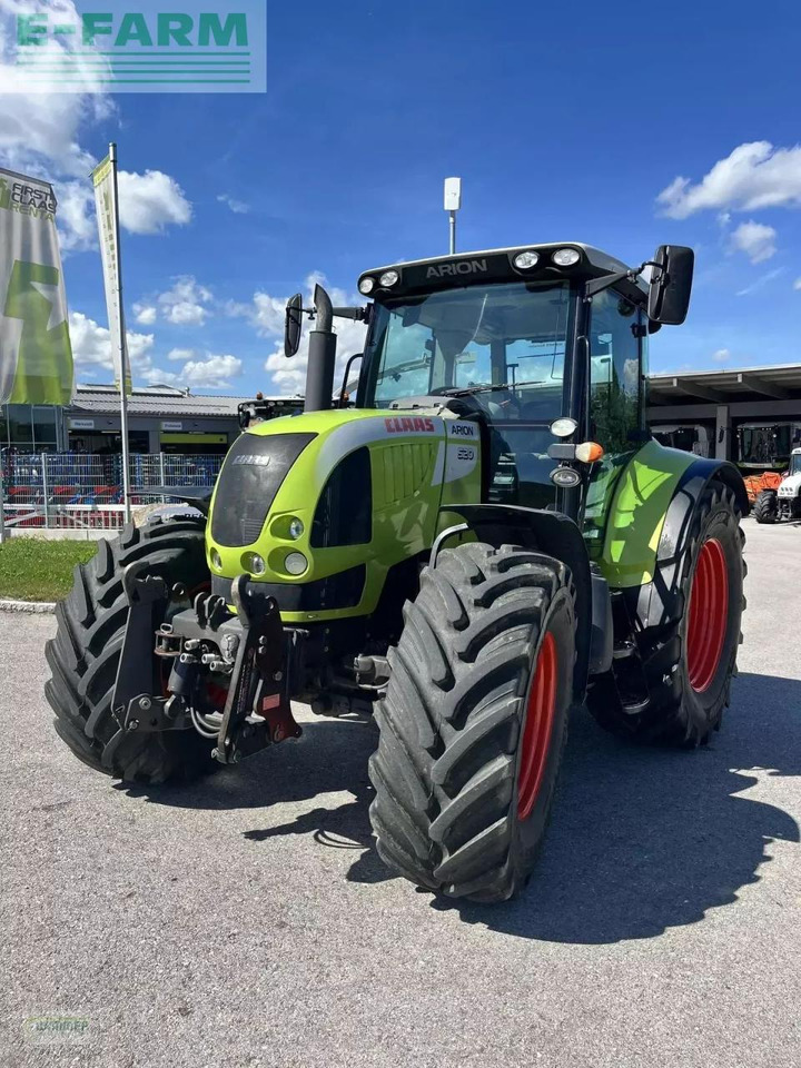 Farm tractor CLAAS arion 520