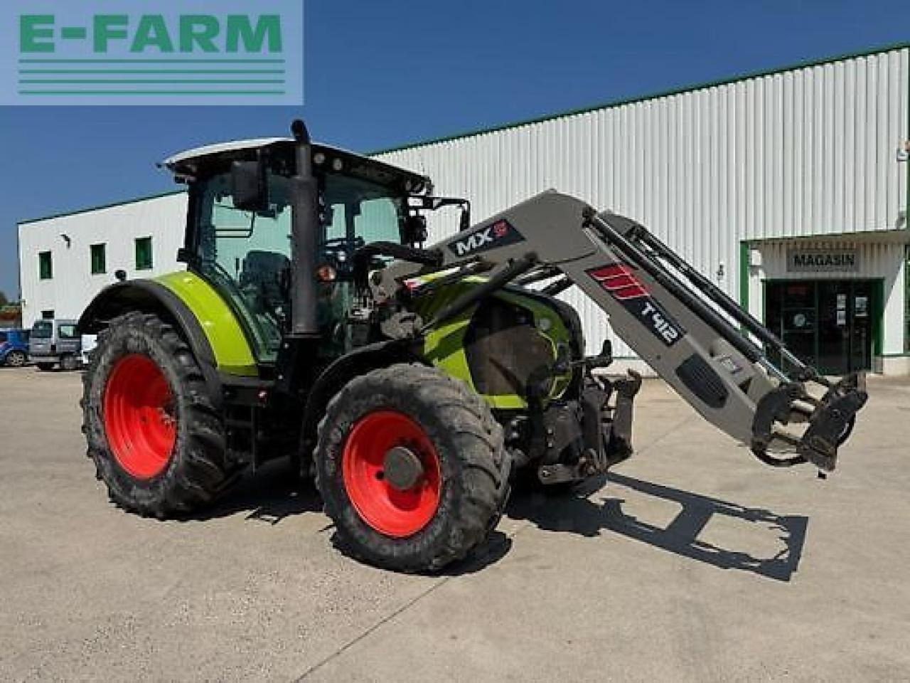 Farm tractor CLAAS arion 520
