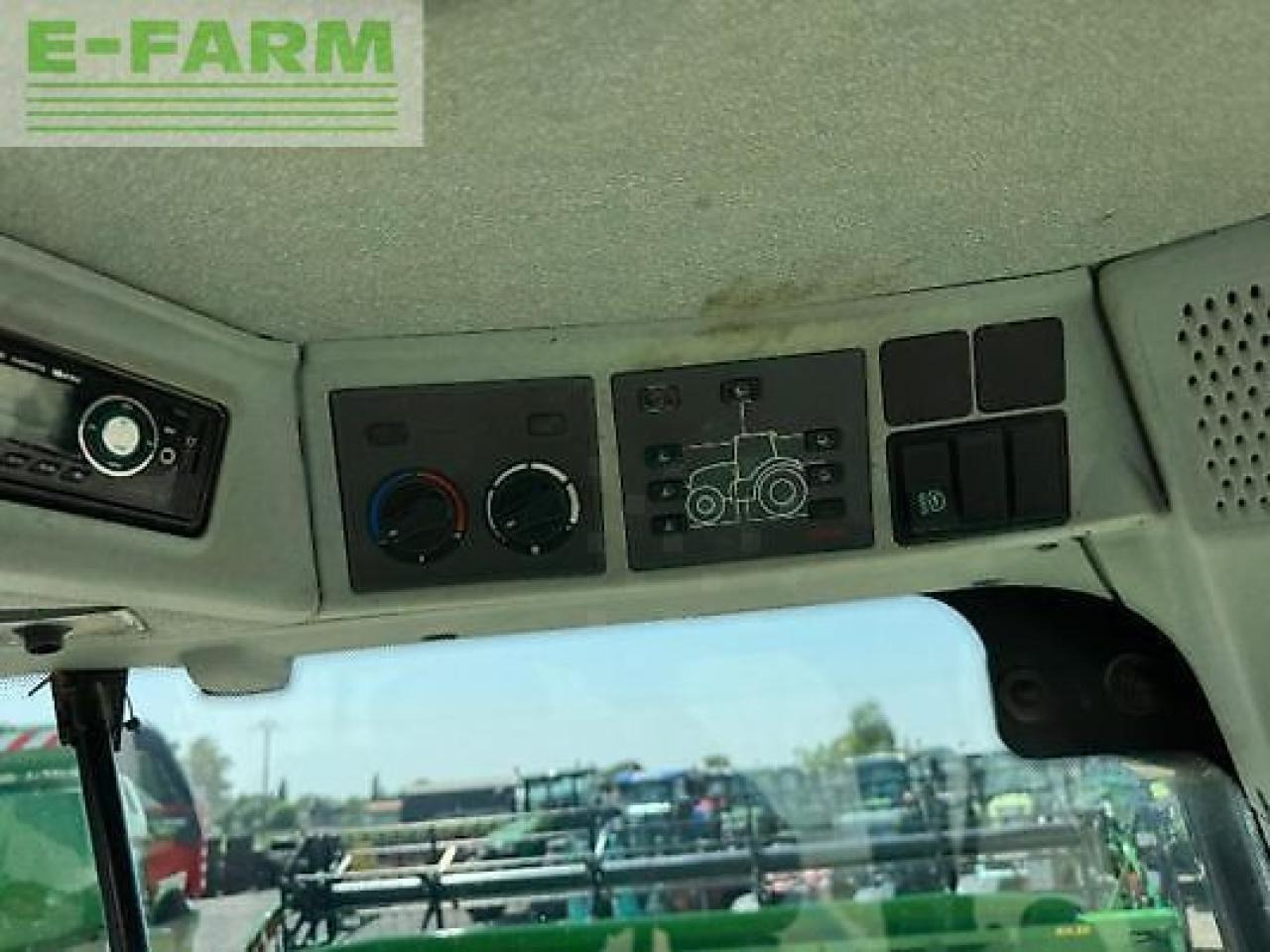 Farm tractor CLAAS arion 520