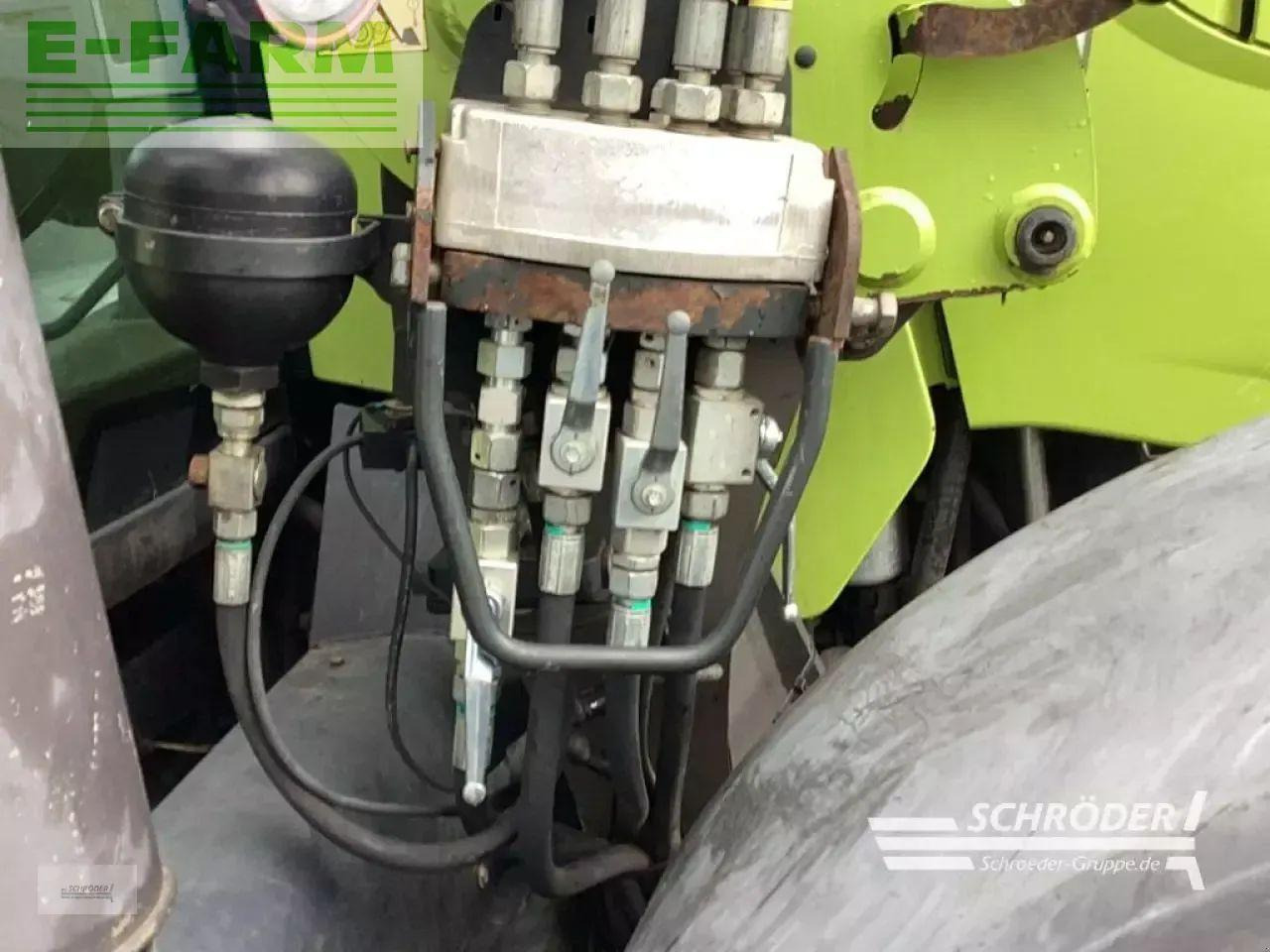 Farm tractor CLAAS arion 520 cebis