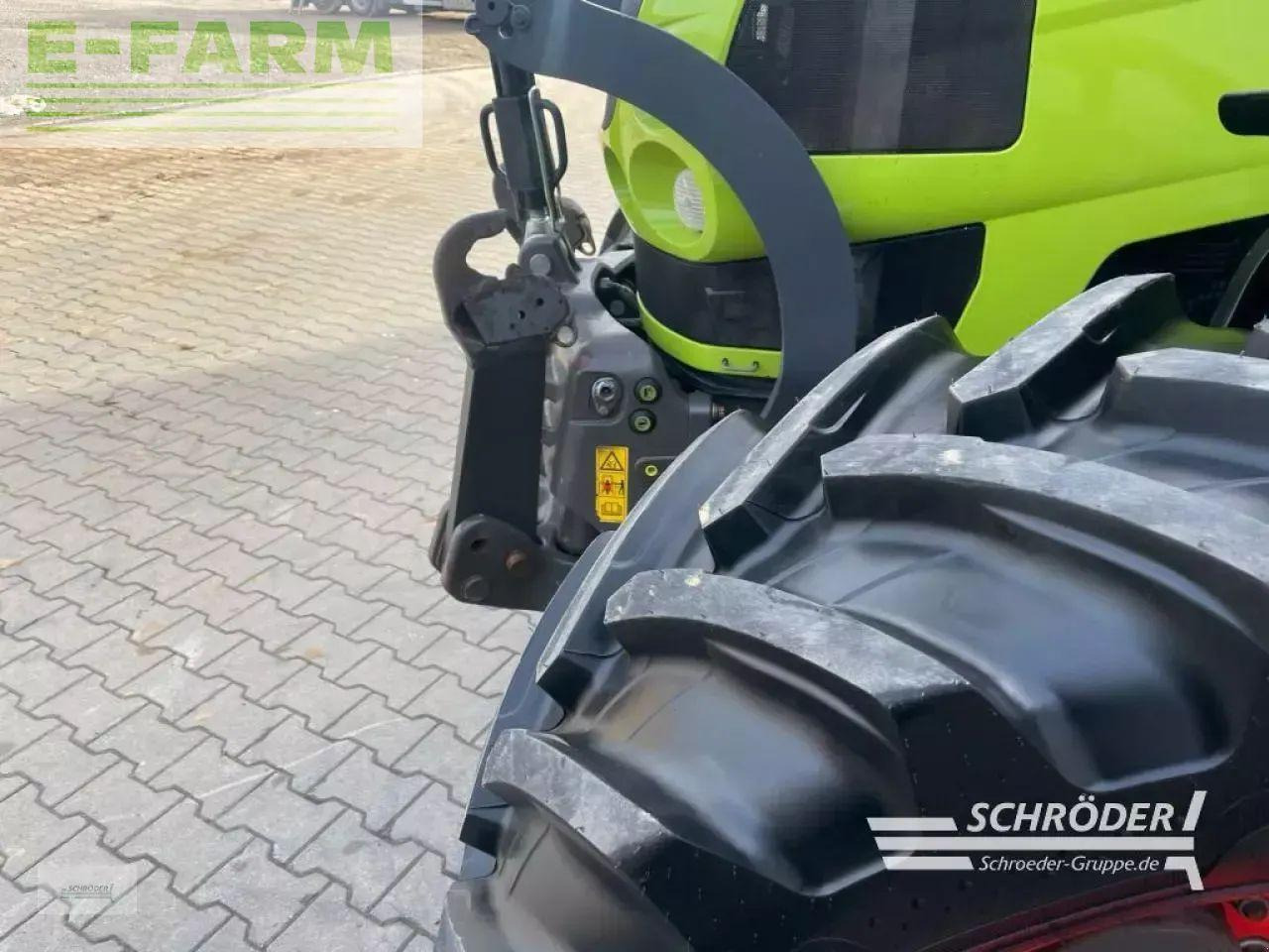 Farm tractor CLAAS arion 520 cebis