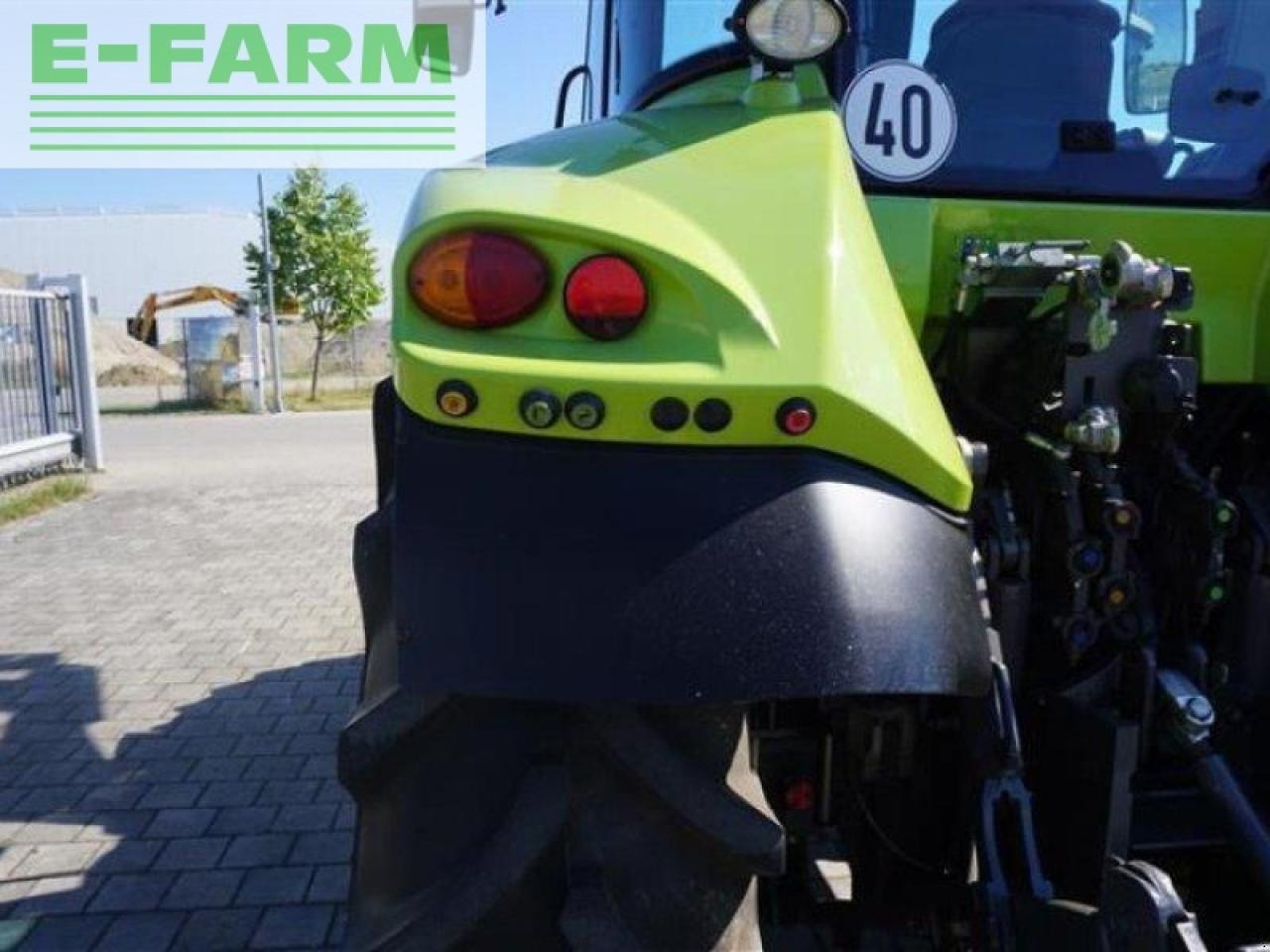 Farm tractor CLAAS arion 520 cis