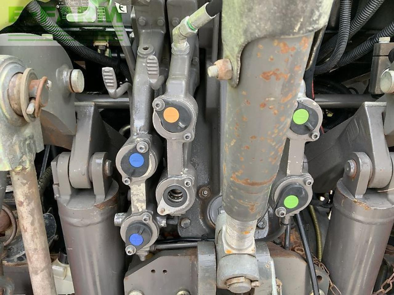 Farm tractor CLAAS arion 520 tractor (st23446)