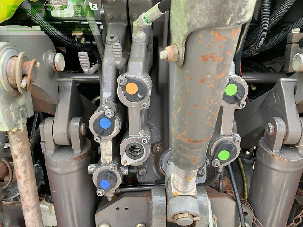 Farm tractor CLAAS arion 520 tractor (st23446)