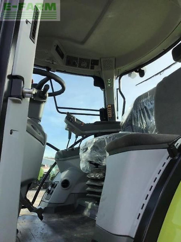 Farm tractor CLAAS arion 530