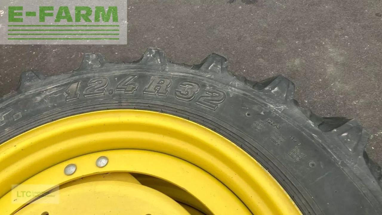 Farm tractor CLAAS arion 530