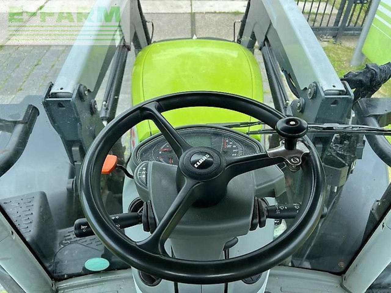 Farm tractor CLAAS arion 530 cis CIS