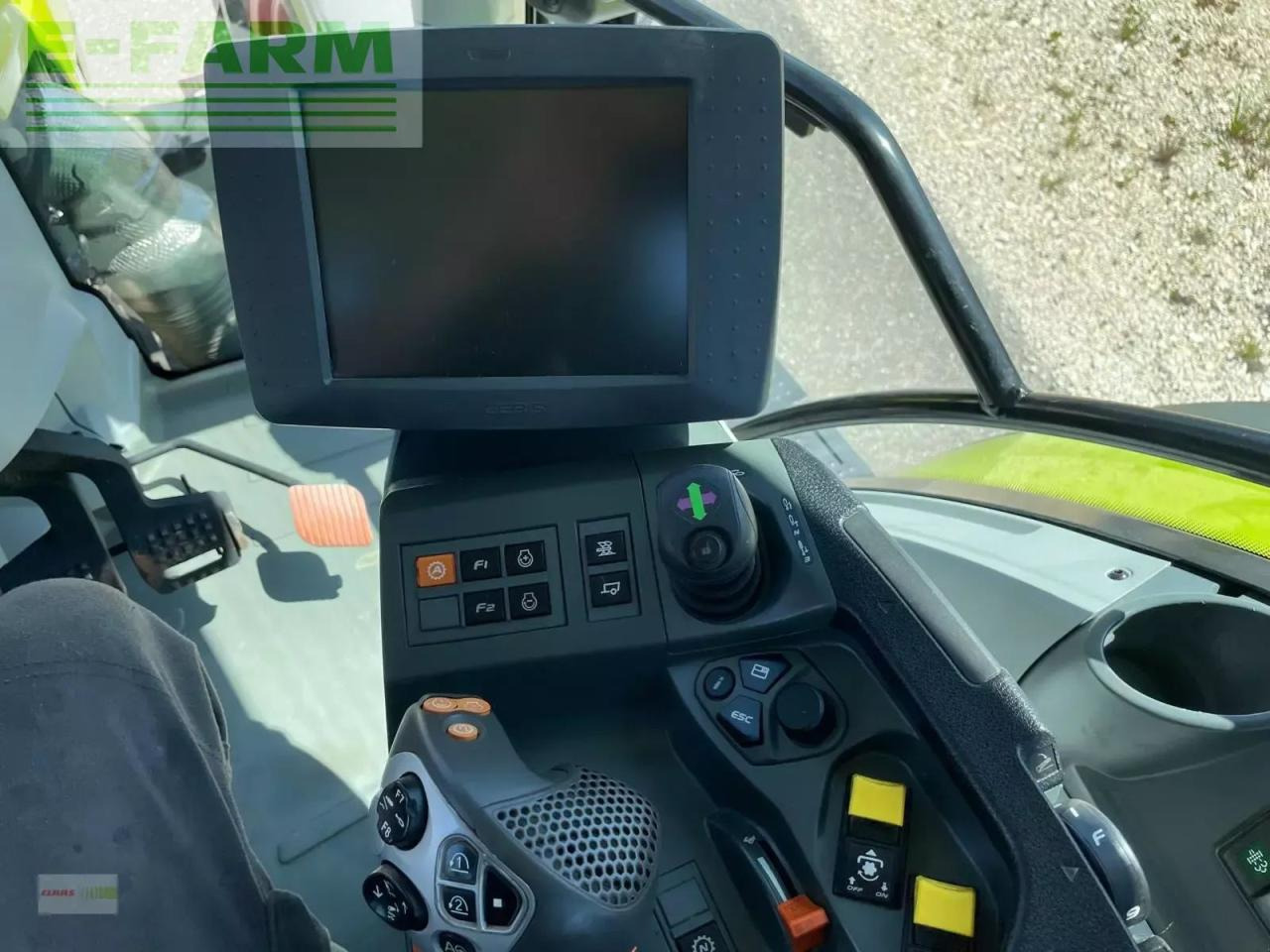 Farm tractor CLAAS arion 540 cebis