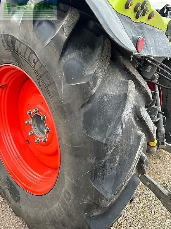 Farm tractor CLAAS arion 550