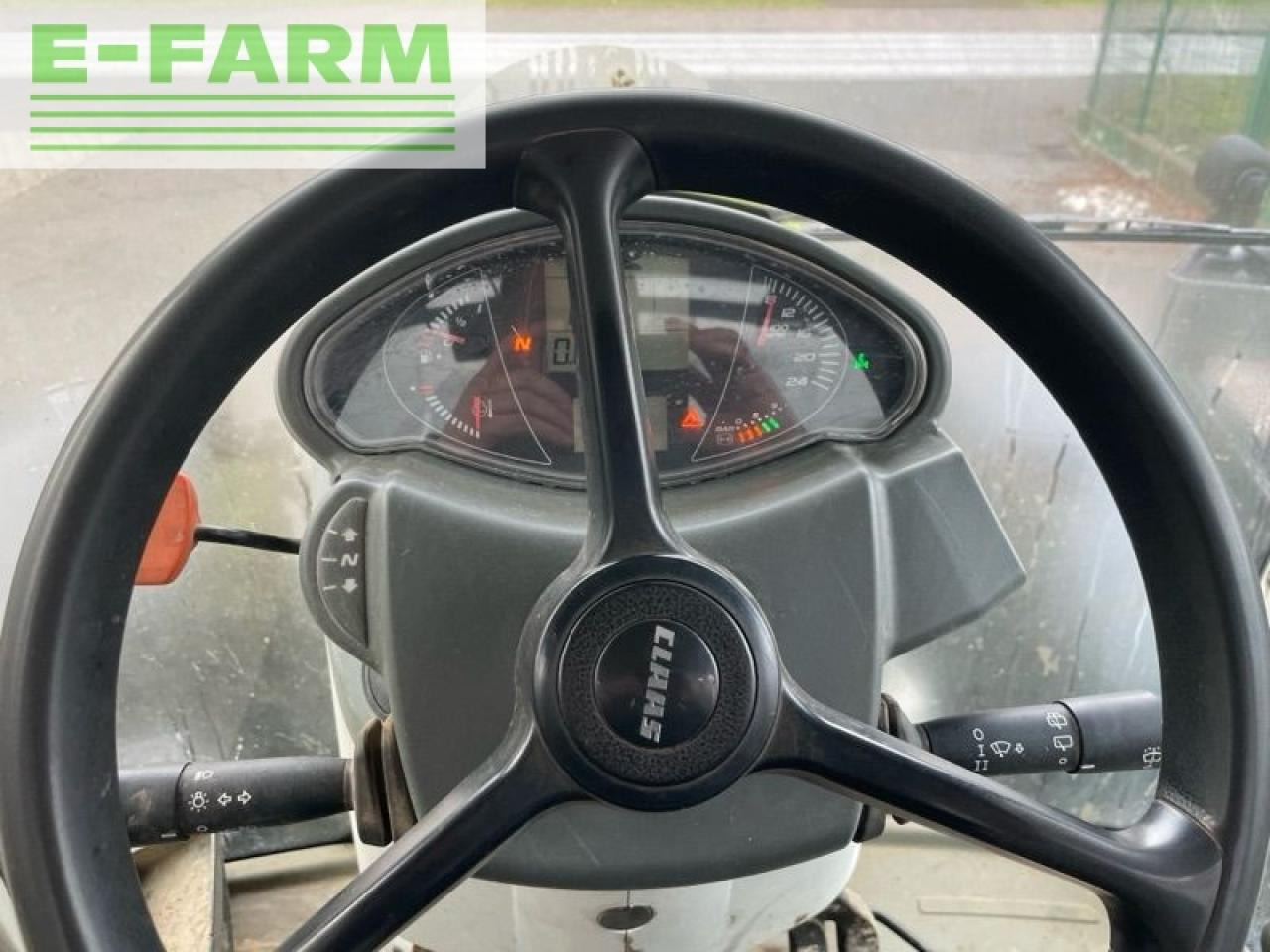 Farm tractor CLAAS arion 550