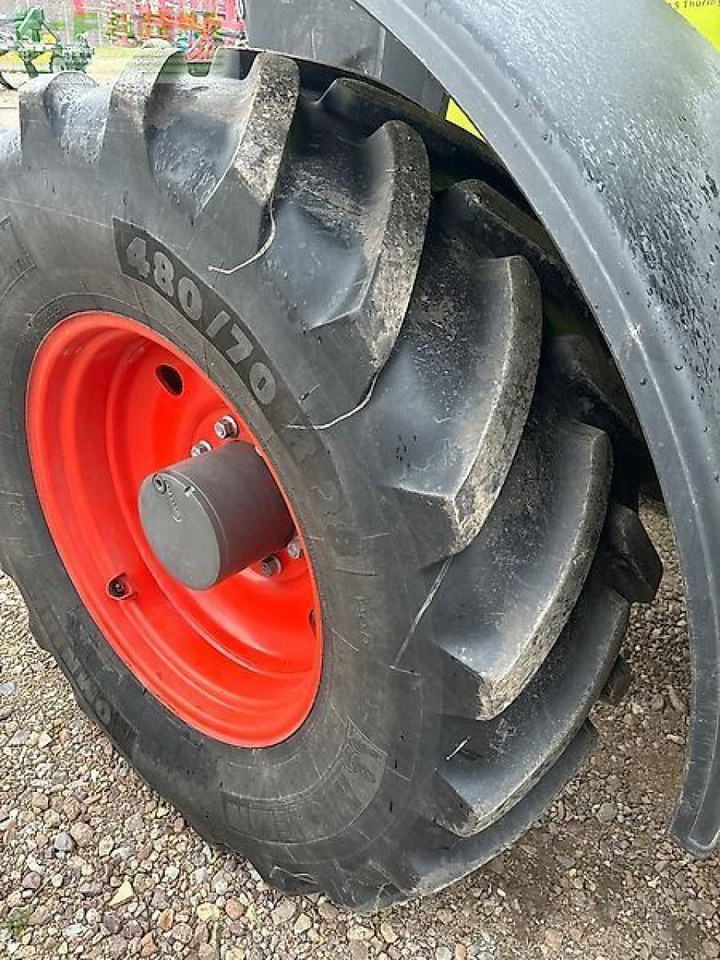 Farm tractor CLAAS arion 550