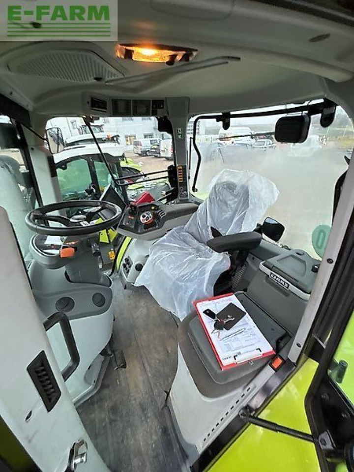 Farm tractor CLAAS arion 550