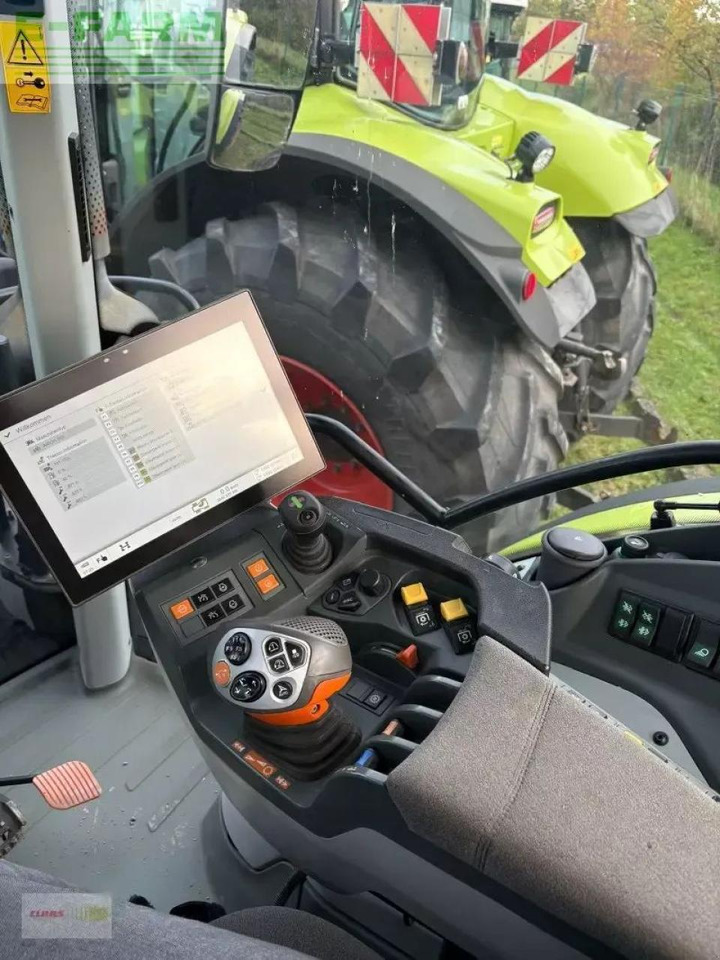 Farm tractor CLAAS arion 550 cmatic