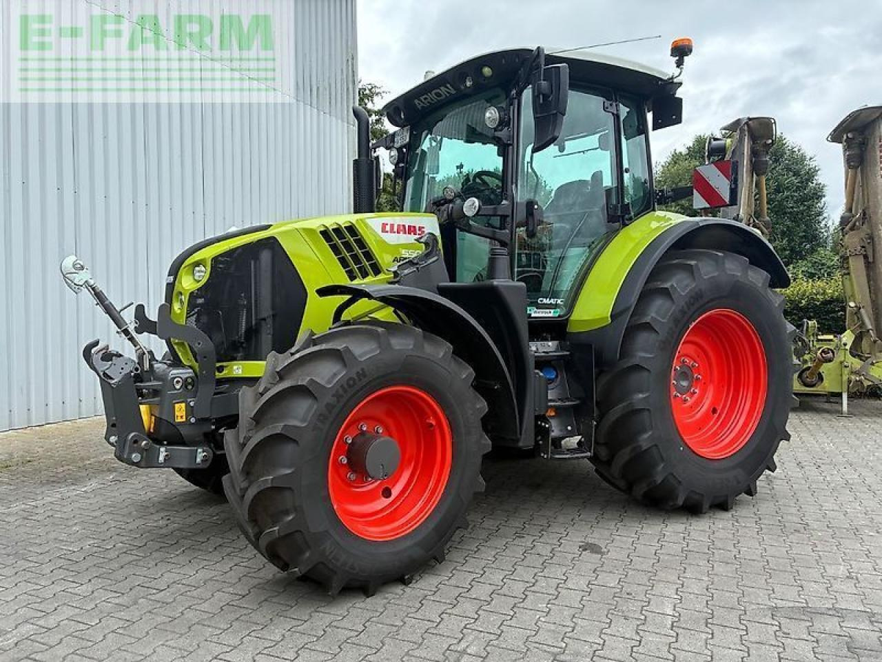 Farm tractor CLAAS arion 550 cmatic