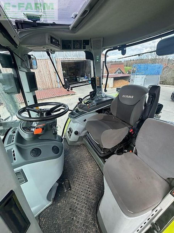 Farm tractor CLAAS arion 550 cmatic