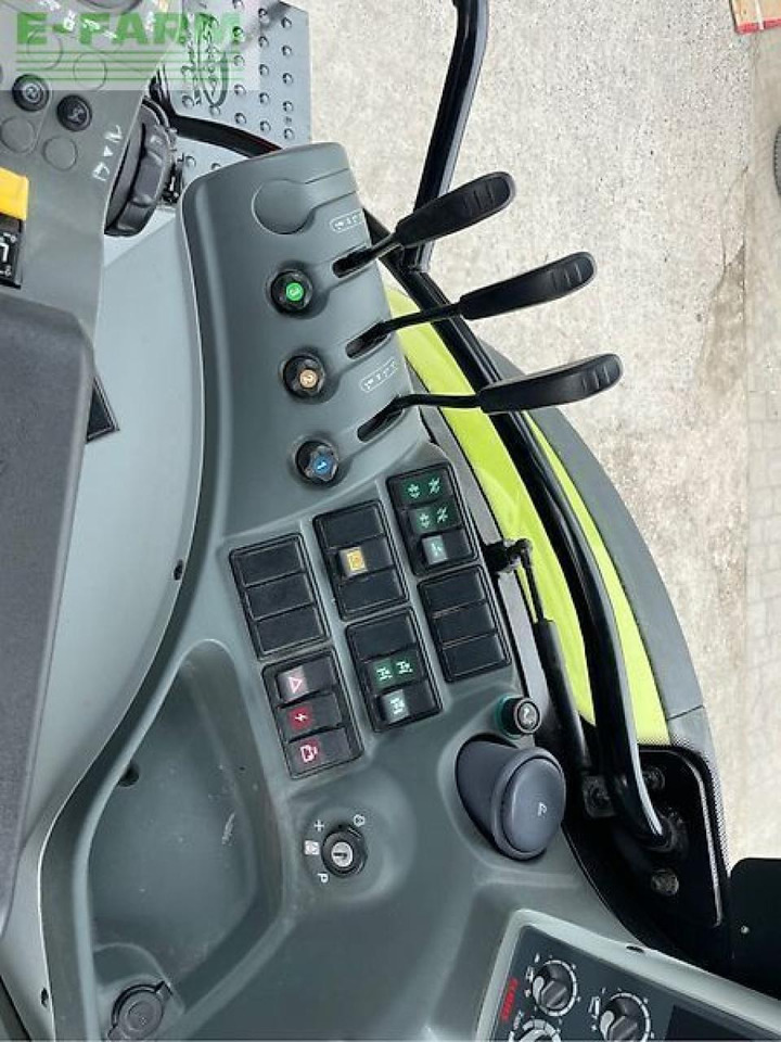 Farm tractor CLAAS arion 610