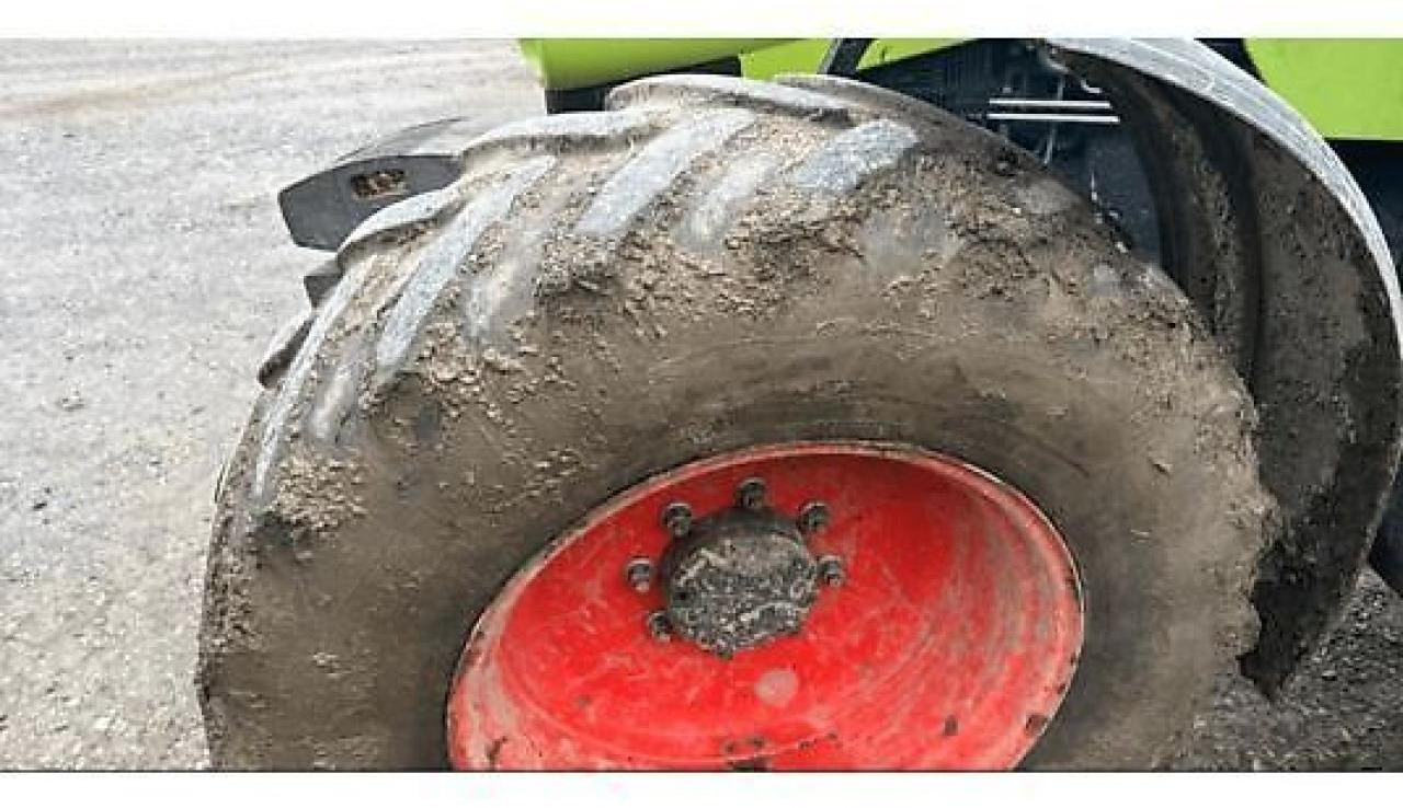 Farm tractor CLAAS arion 610