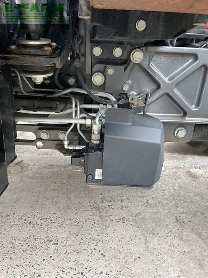 Farm tractor CLAAS arion 610