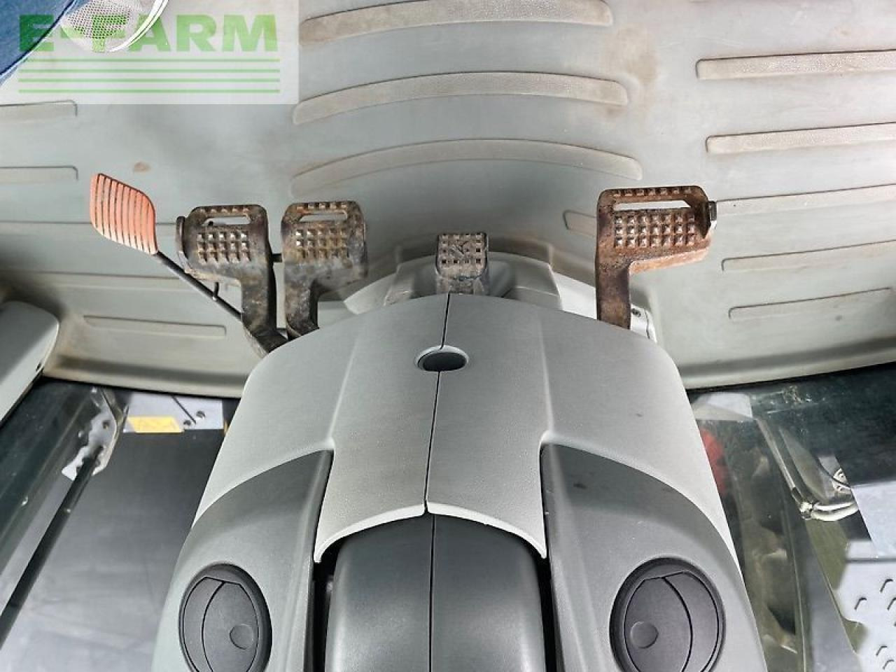 Farm tractor CLAAS arion 610