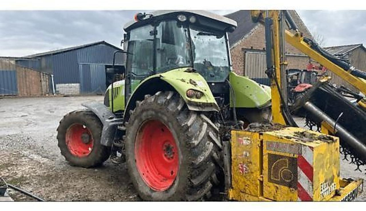 Farm tractor CLAAS arion 610