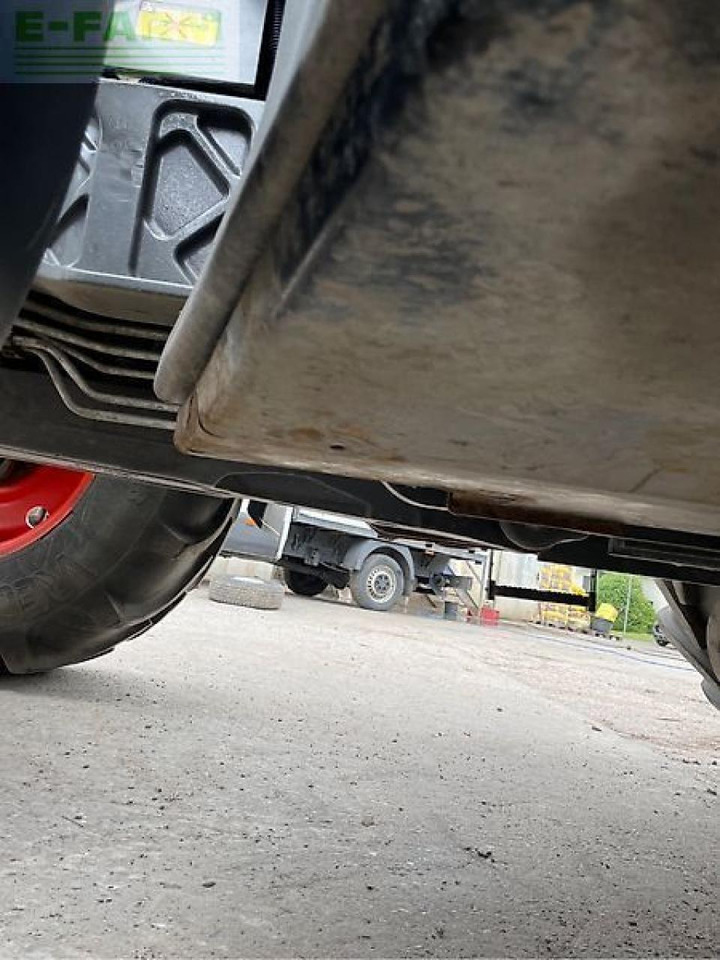 Farm tractor CLAAS arion 610