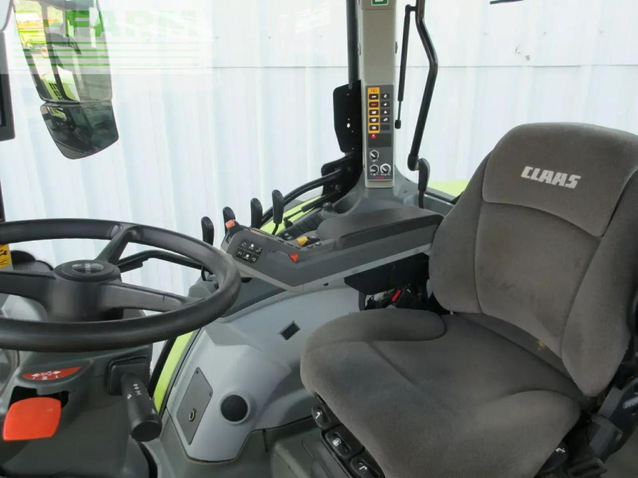 Farm tractor CLAAS arion 610 advance
