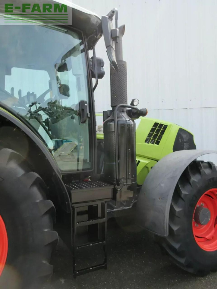 Farm tractor CLAAS arion 610 advance
