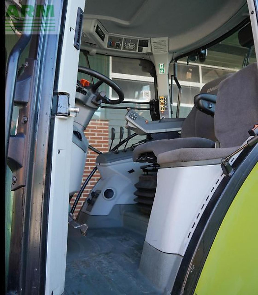 Farm tractor CLAAS arion 610 cis