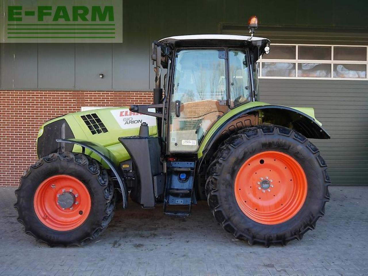 Farm tractor CLAAS arion 610 cis