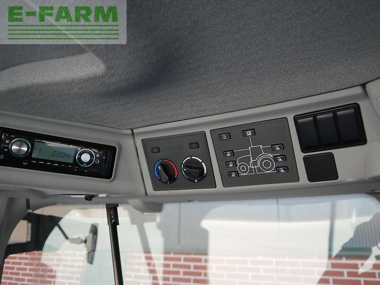 Farm tractor CLAAS arion 610 cis