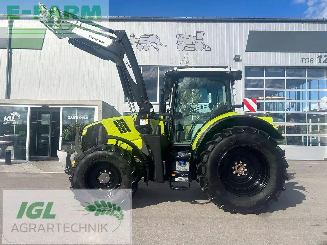 Farm tractor CLAAS arion 610 hexashift