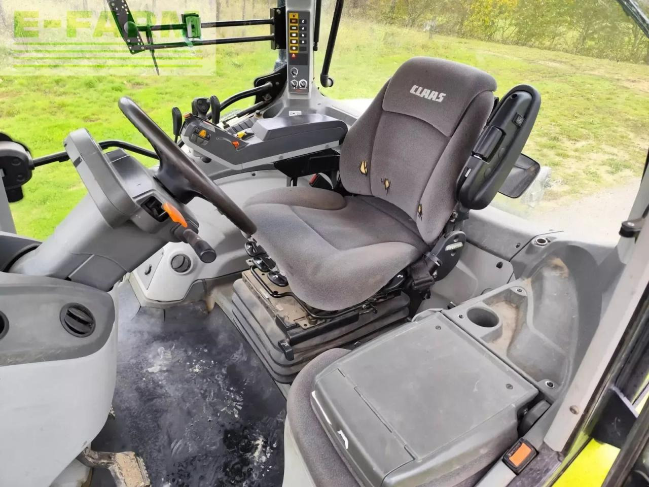 Farm tractor CLAAS arion 620