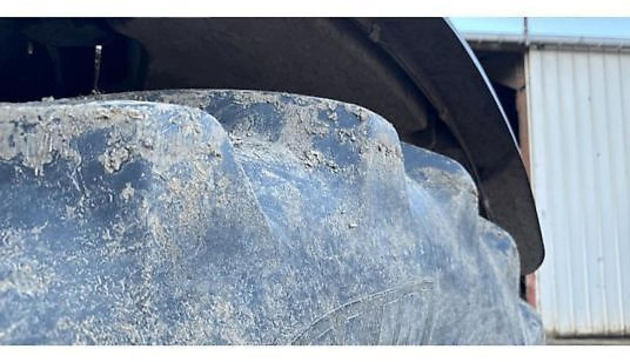 Farm tractor CLAAS arion 620