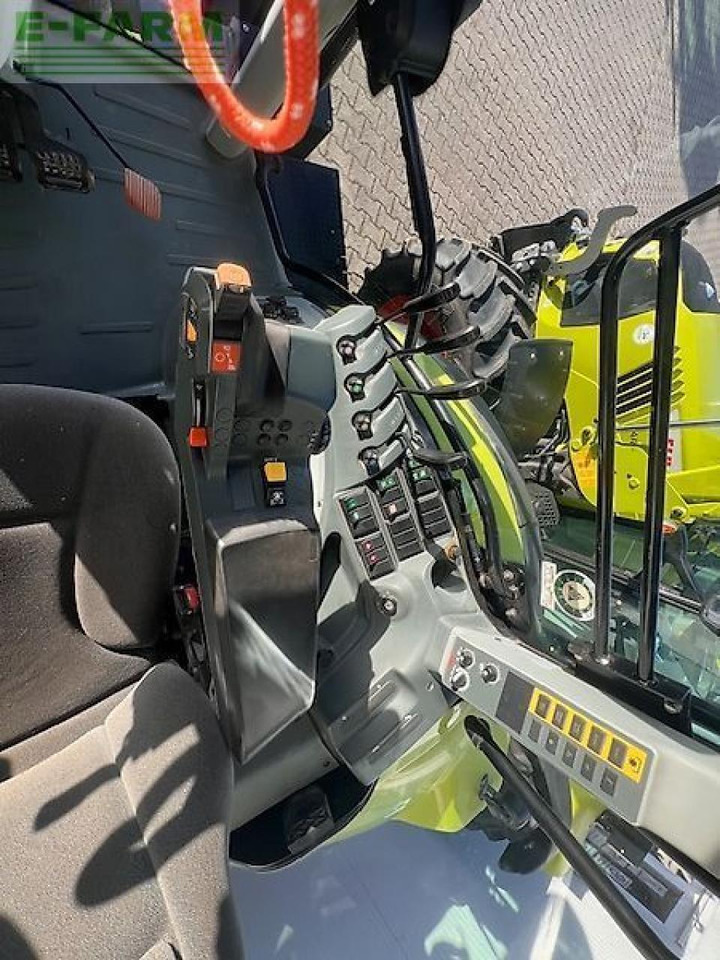 Farm tractor CLAAS arion 620