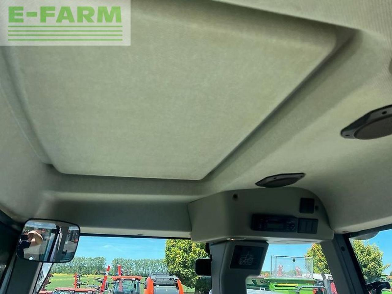 Farm tractor CLAAS arion 620