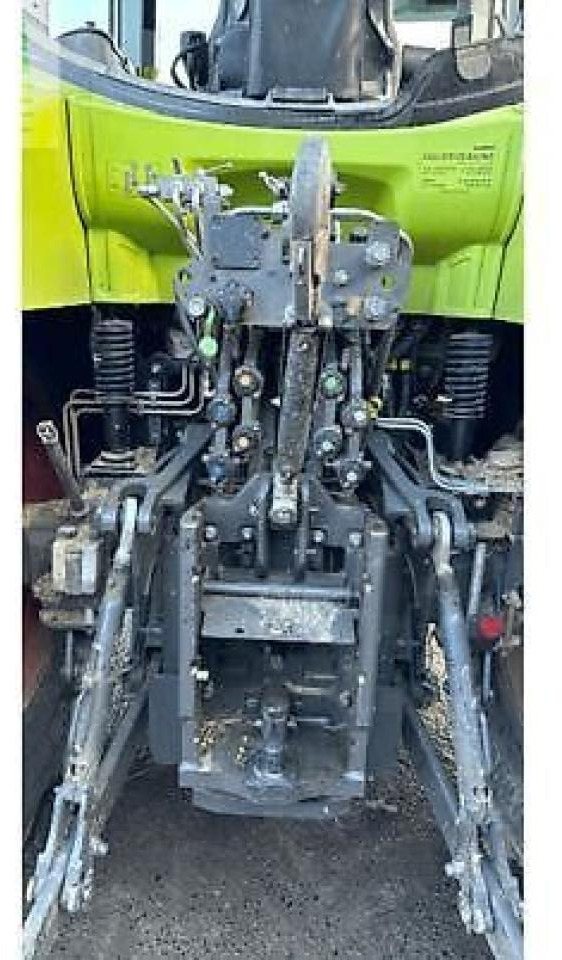 Farm tractor CLAAS arion 620