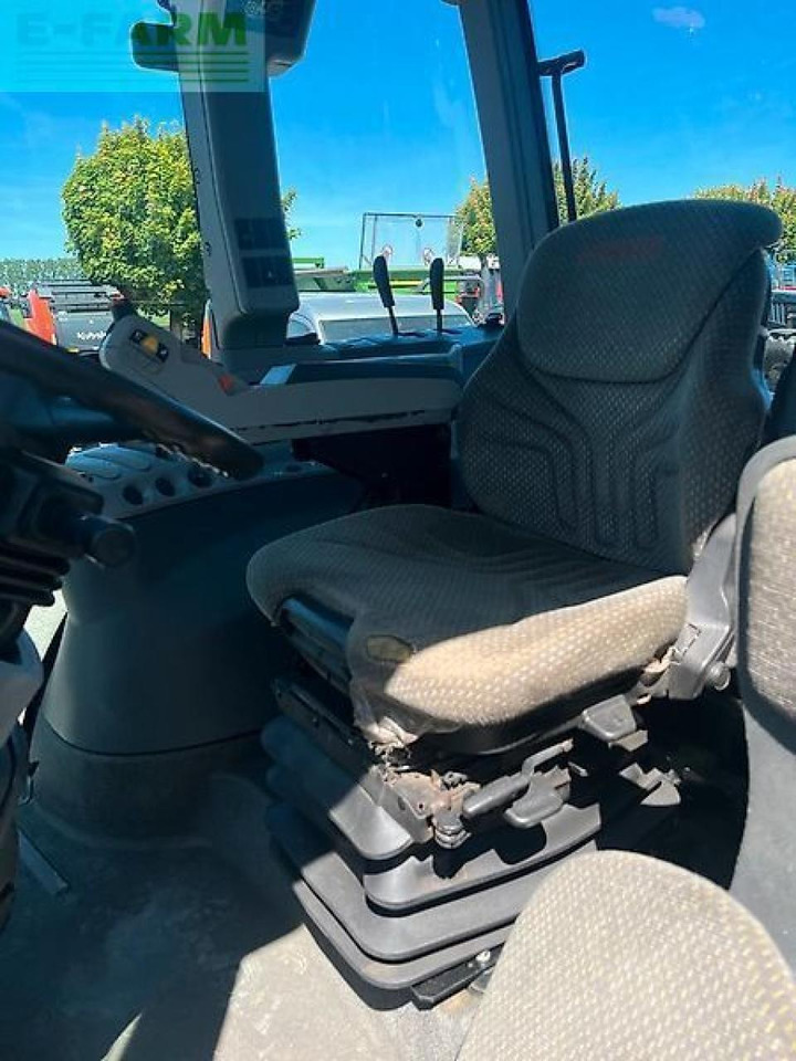 Farm tractor CLAAS arion 620