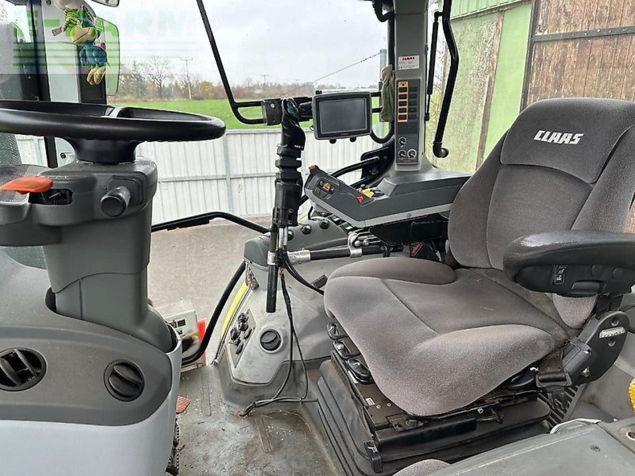 Farm tractor CLAAS arion 620