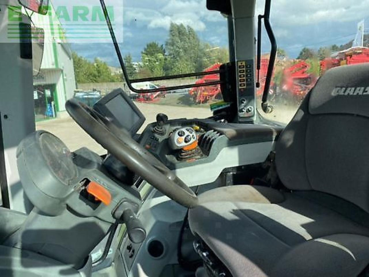 Farm tractor CLAAS arion 620 cebis