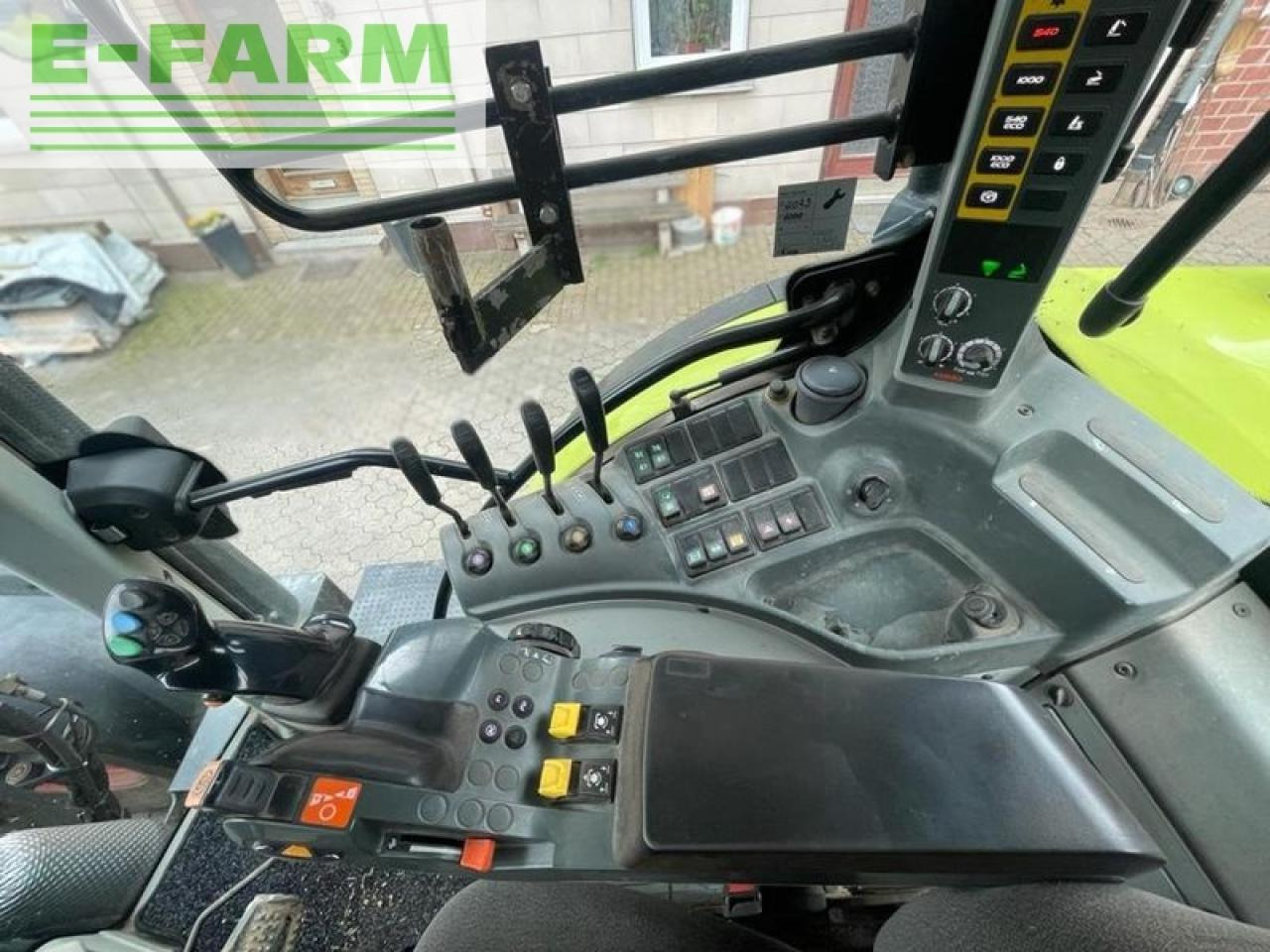 Farm tractor CLAAS arion 620 t3b