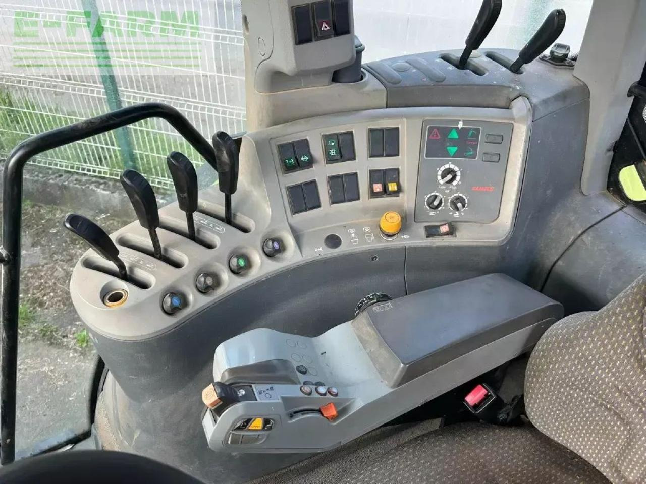 Farm tractor CLAAS arion 630