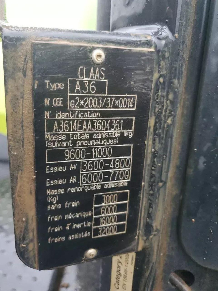 Farm tractor CLAAS arion 630