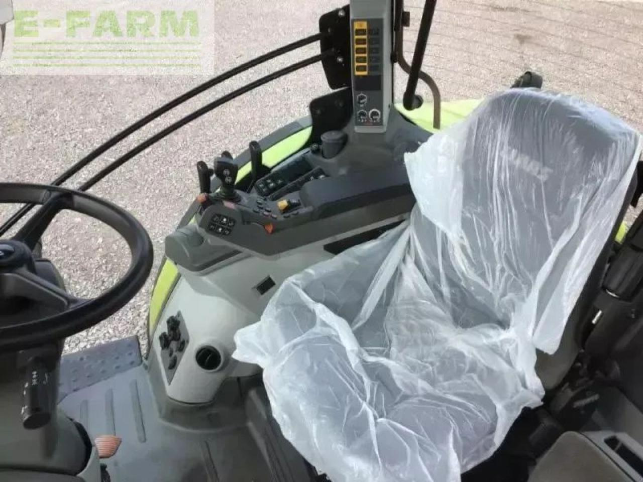 Farm tractor CLAAS arion 630 hexa