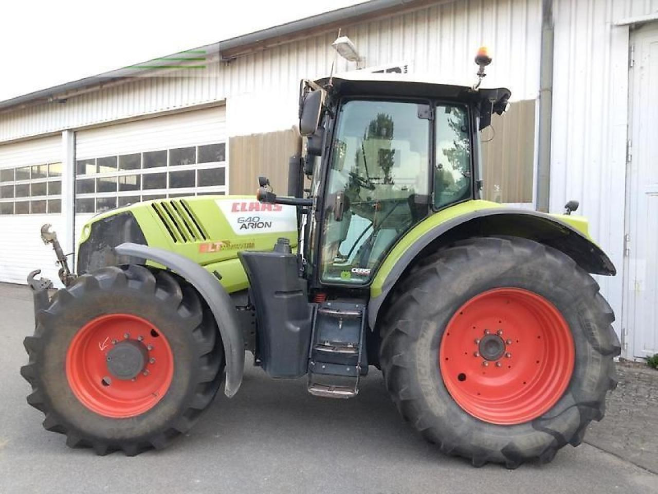 Farm tractor CLAAS arion 640