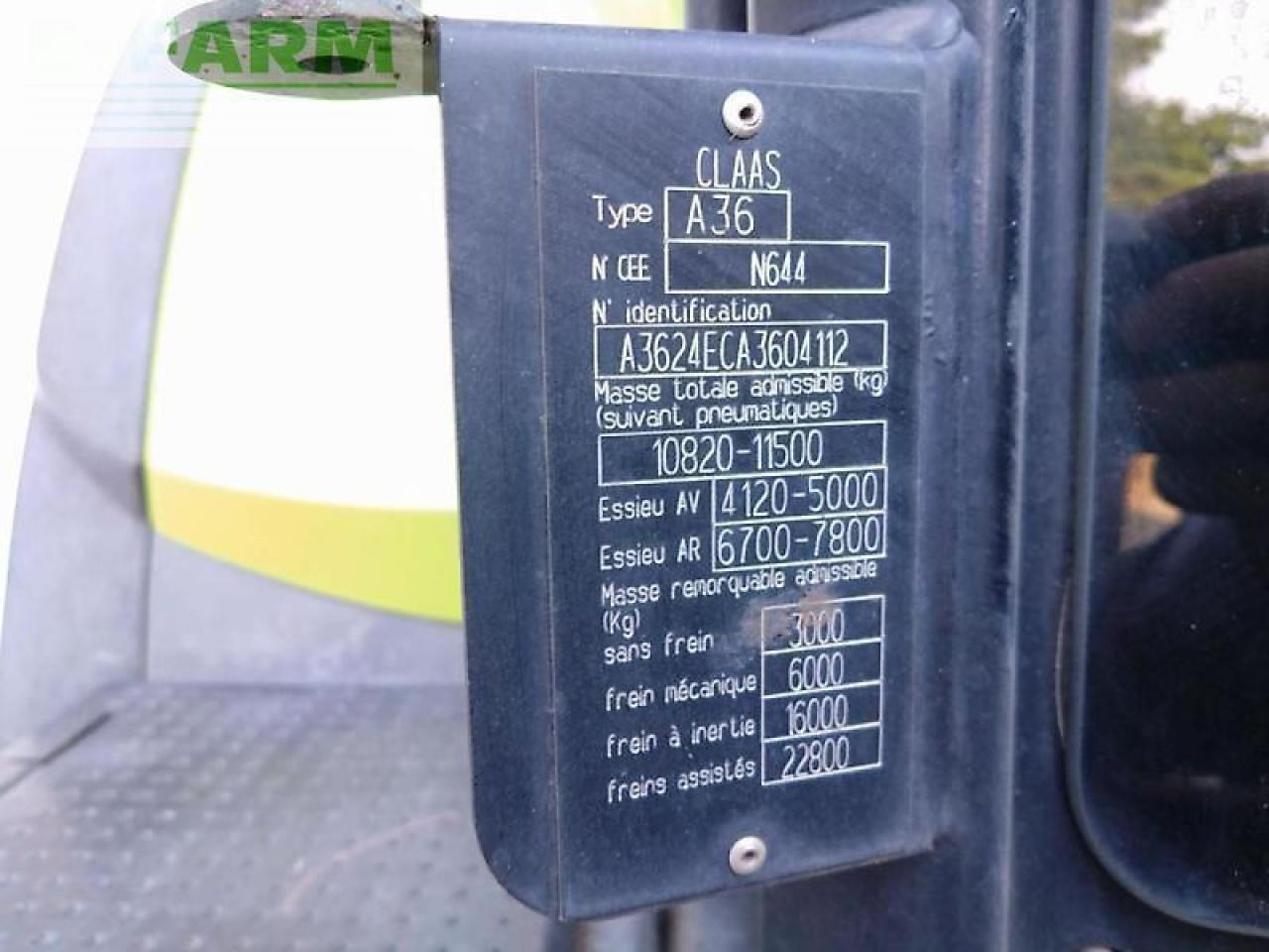 Farm tractor CLAAS arion 640
