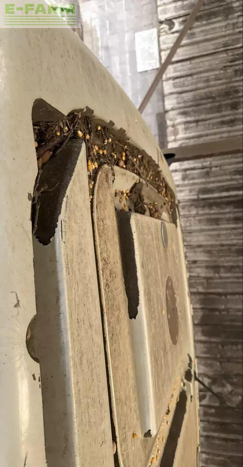 Farm tractor CLAAS arion 640