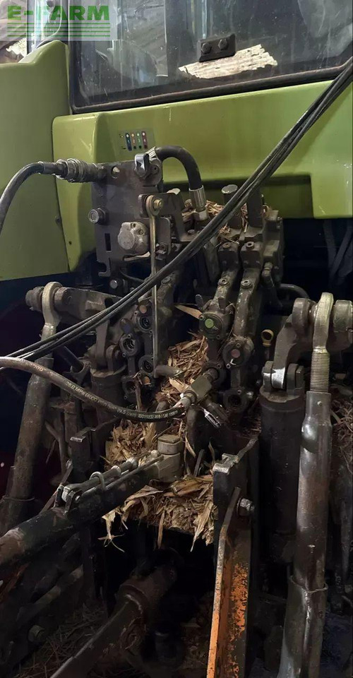 Farm tractor CLAAS arion 640