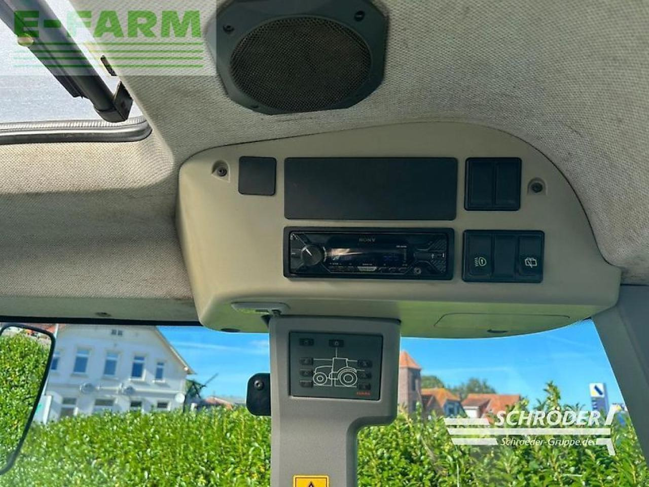 Farm tractor CLAAS arion 640