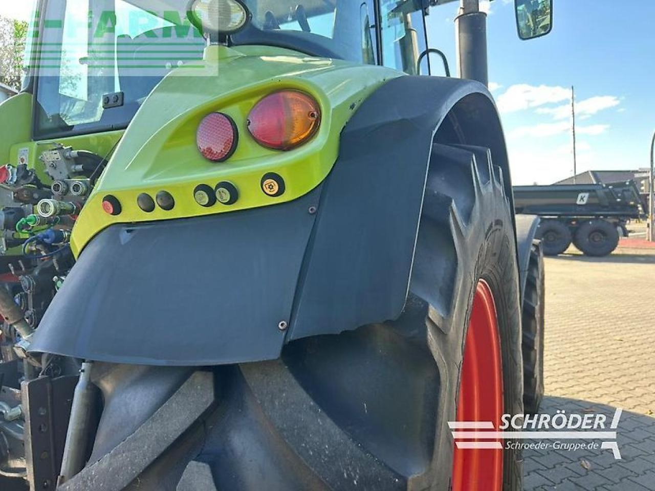 Farm tractor CLAAS arion 640