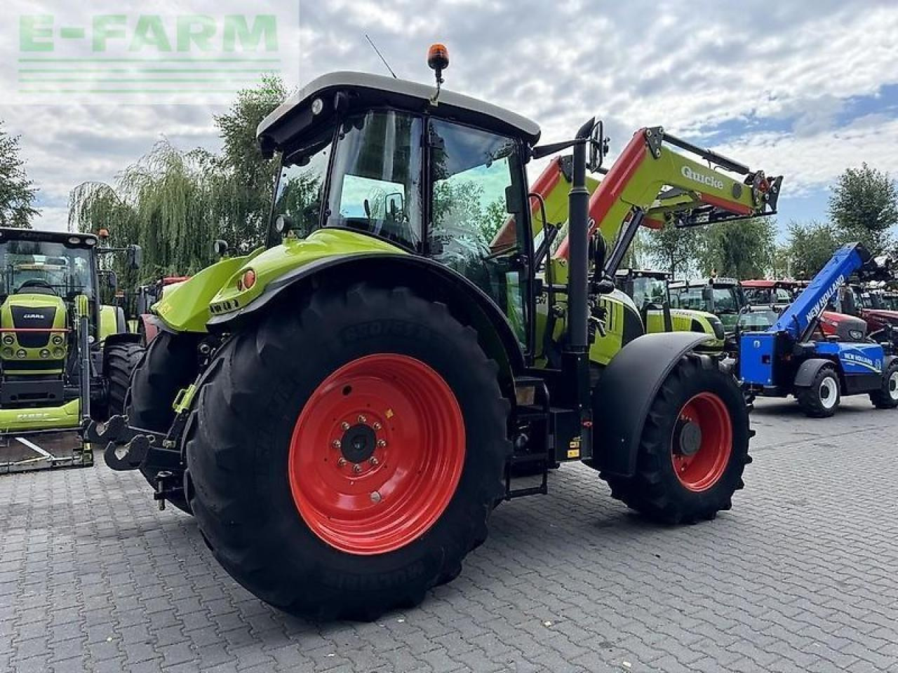 Farm tractor CLAAS arion 640 cis + quicke q65 CIS